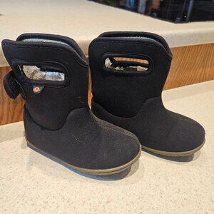 Toddler Bogs size 9
